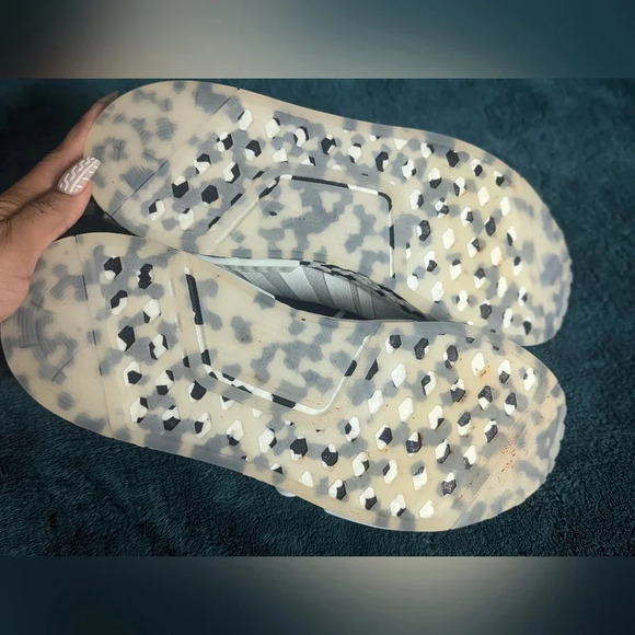 Adidas Originals NMD_R1 | White Black Speckled Boost | Size 9 | GZ4307 - Picture 5 of 6